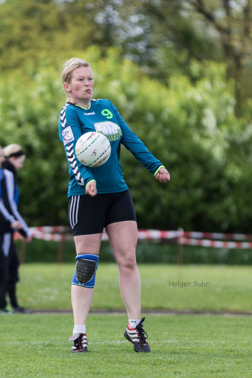 Bild 185 - Faustball Frauen Wiemersdorf